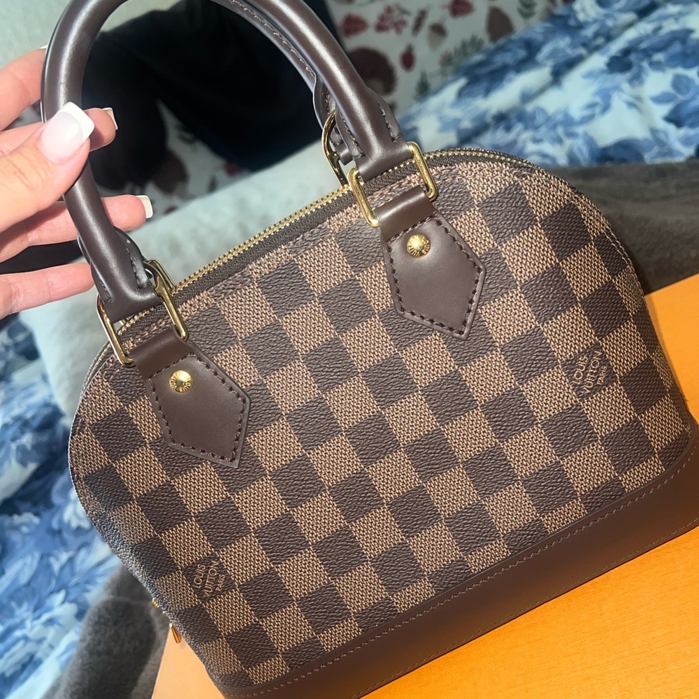COPY - Alma bb bag only worn 3 times almost like new